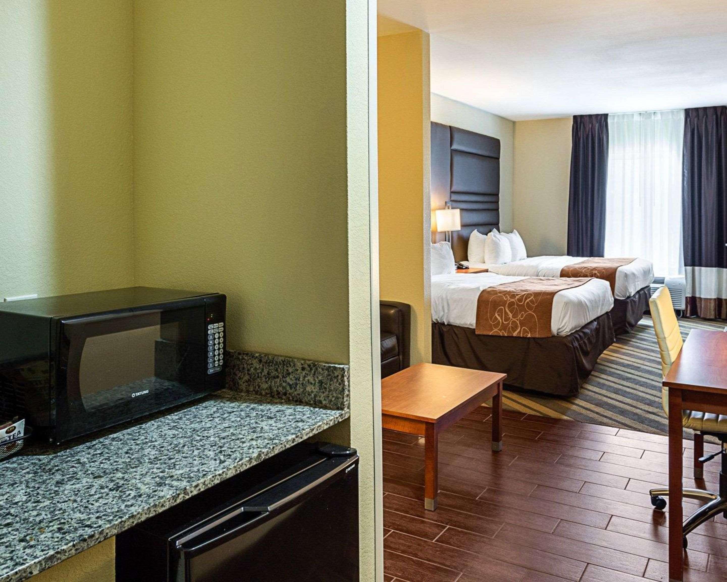 Comfort Suites Near Tanger Outlet Mall Gonzales Zewnętrze zdjęcie
