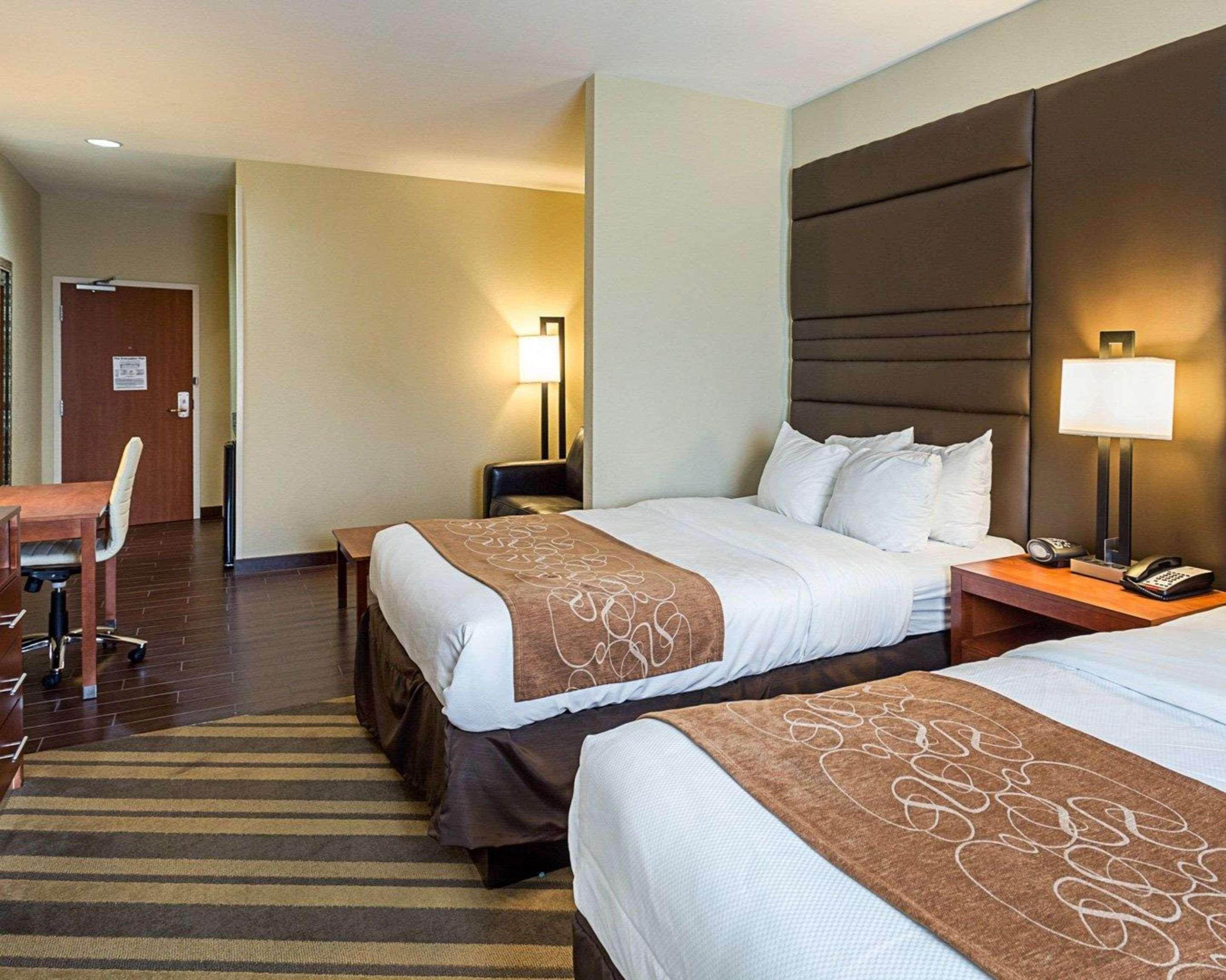 Comfort Suites Near Tanger Outlet Mall Gonzales Zewnętrze zdjęcie