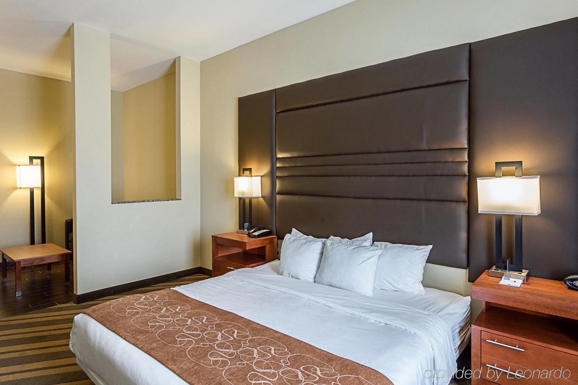 Comfort Suites Near Tanger Outlet Mall Gonzales Zewnętrze zdjęcie