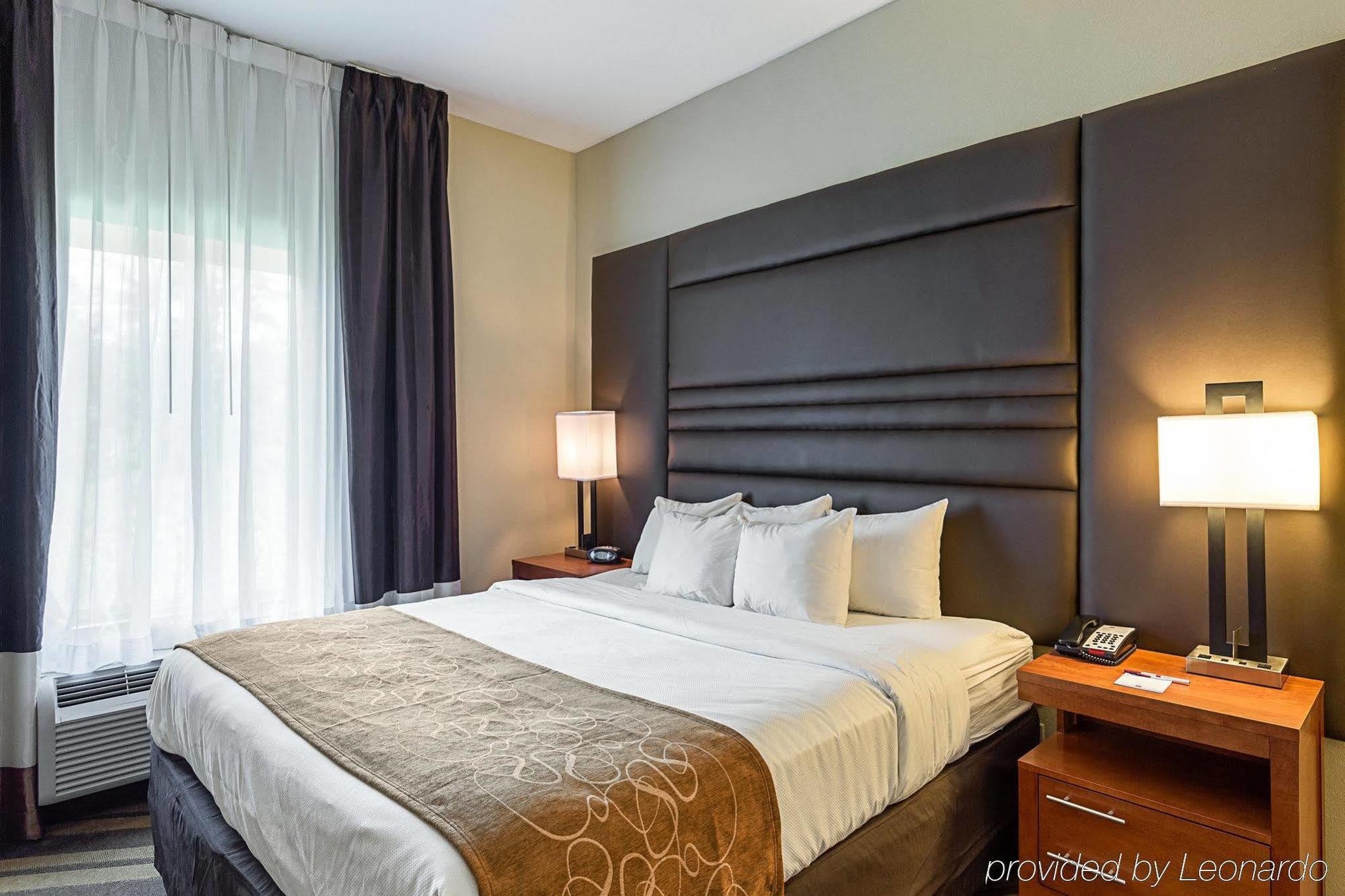 Comfort Suites Near Tanger Outlet Mall Gonzales Zewnętrze zdjęcie