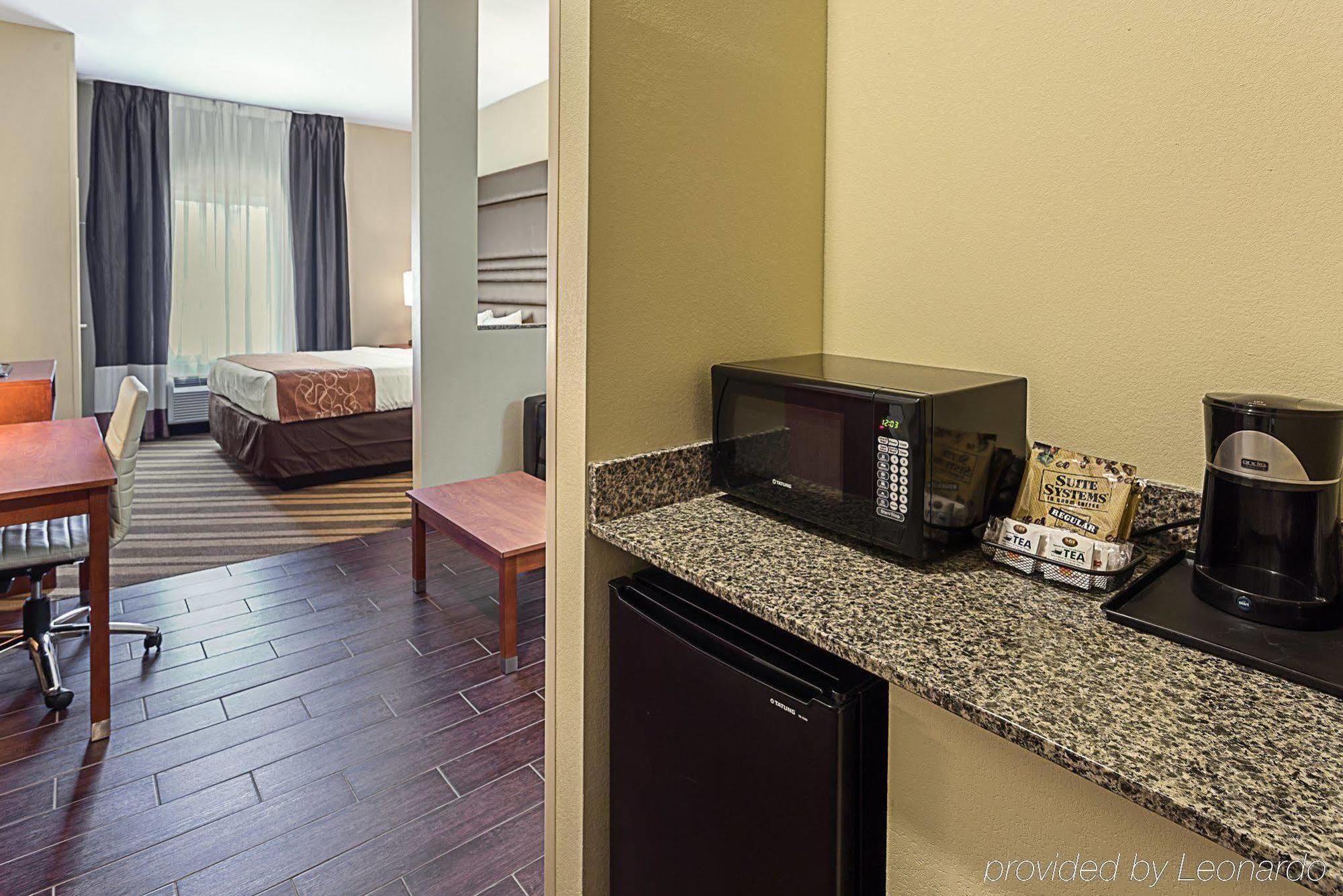 Comfort Suites Near Tanger Outlet Mall Gonzales Zewnętrze zdjęcie