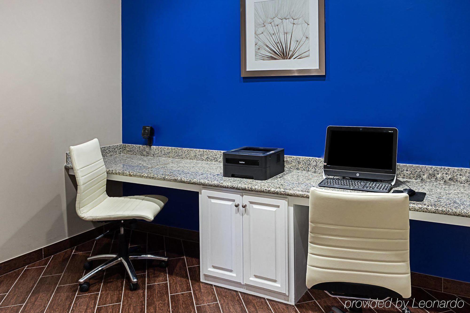 Comfort Suites Near Tanger Outlet Mall Gonzales Zewnętrze zdjęcie